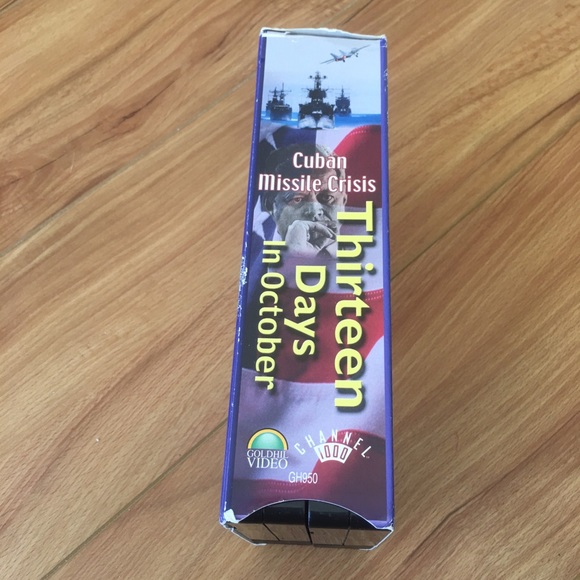 13 DAYS IN OCTOBER - Cuban Missile Crisis - Picture 3 of 4